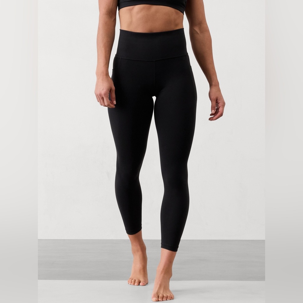 ATHLETA SALUTATION STASH HIGH RISE 7/8 LEGGING